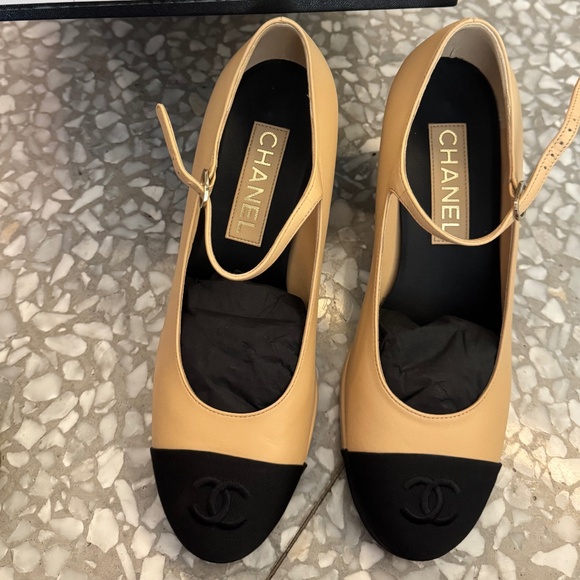 Chanel platform MaryJane heels - Picture 1 of 2